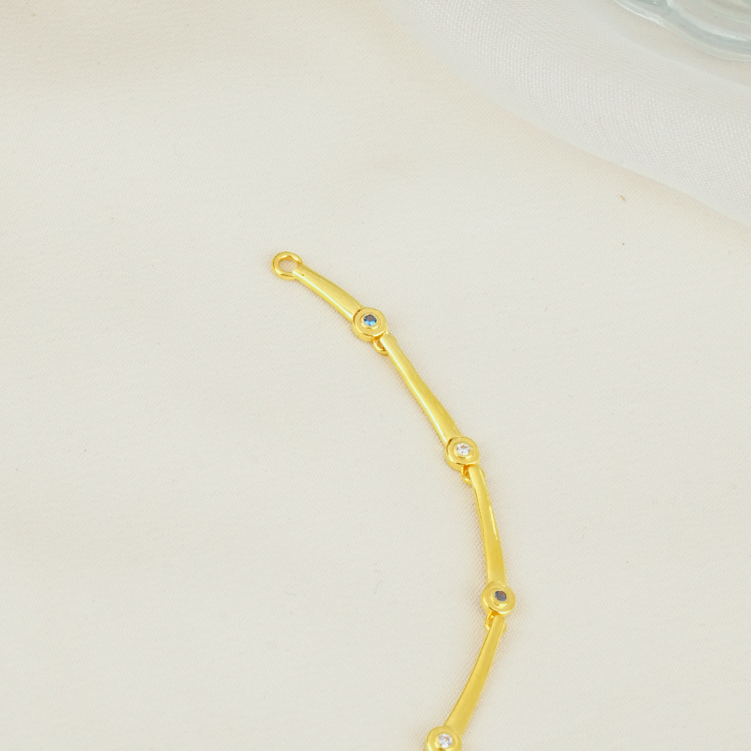 Modern Minimal Gold Fancy Necklace