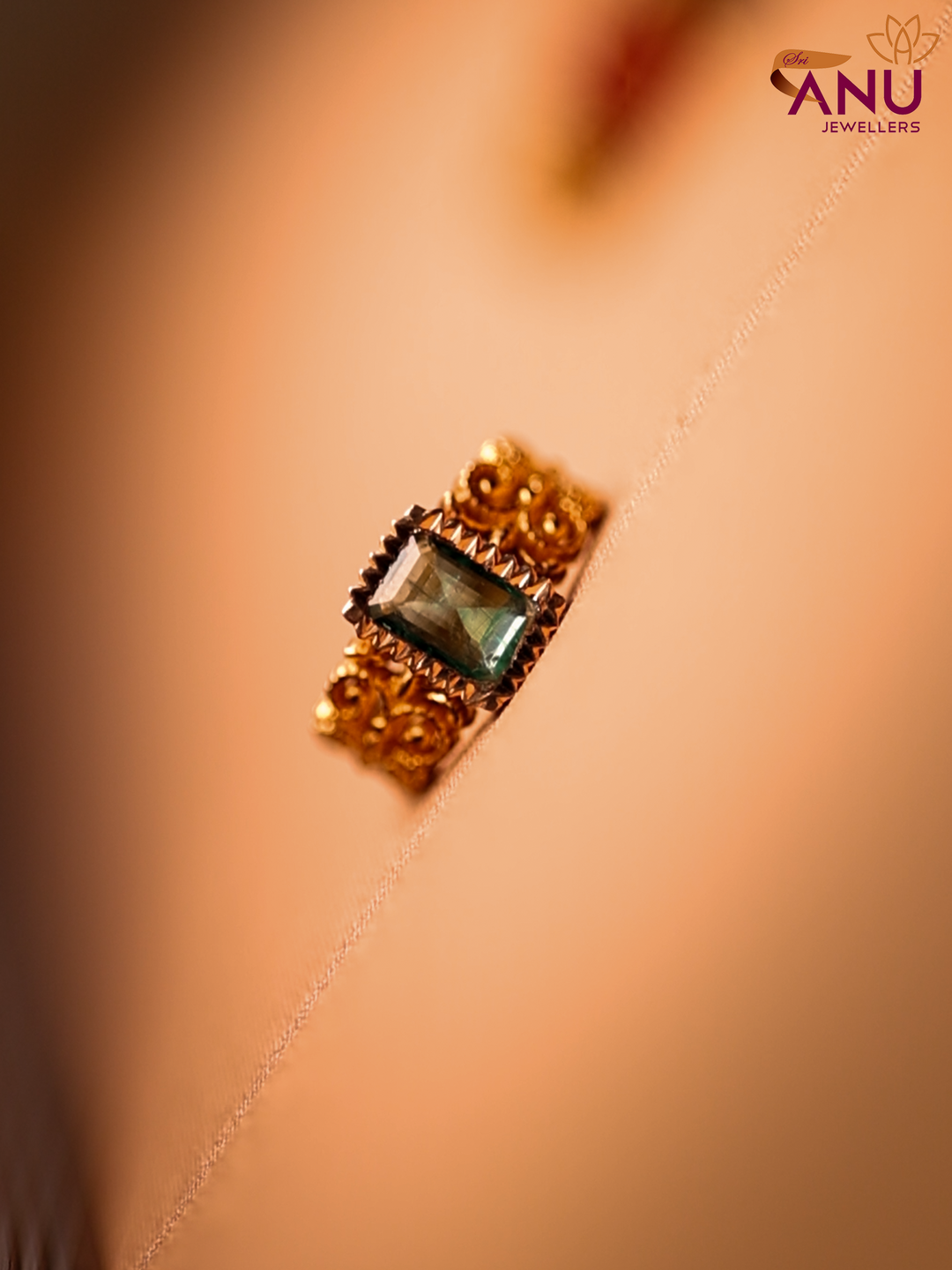 Antique Emerald stone Customised Gold Ring