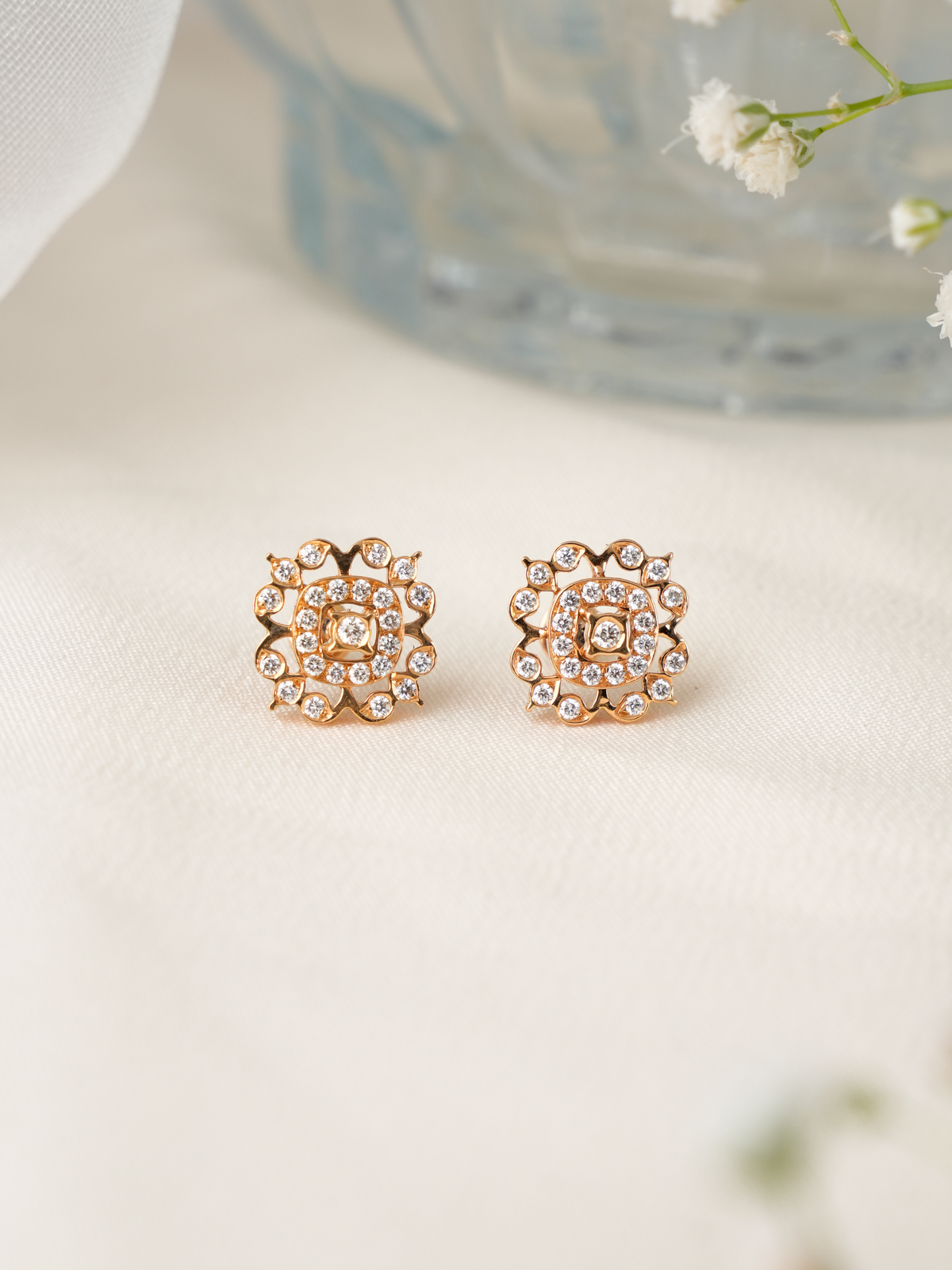 Minimal Cluster Diamond Stud
