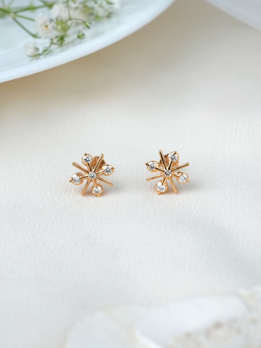 Charming Snowflake Diamond Stud