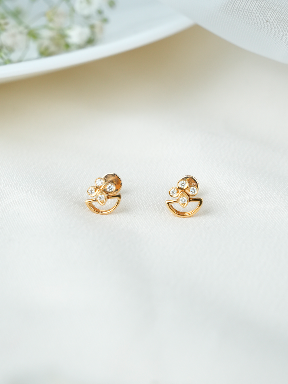 Sparkle Half Moonlight Diamond Stud
